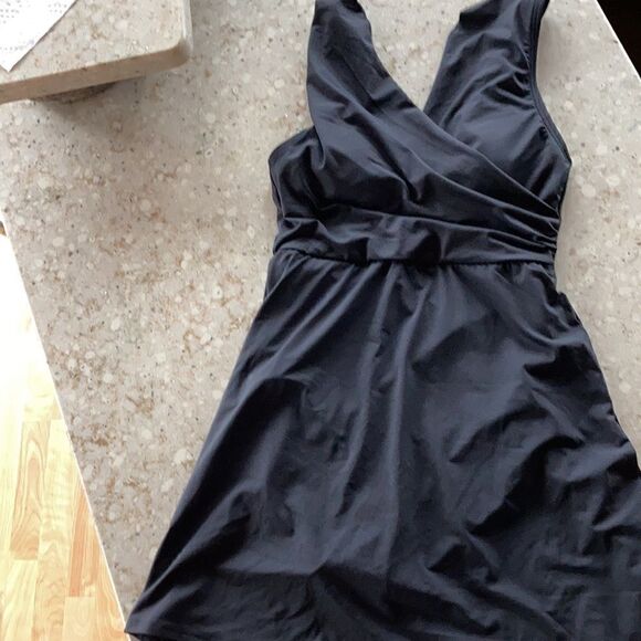 Lands' End Plus Regular Surplice Tummy Control one piece swimsuit black Various - Picture 12 of 15